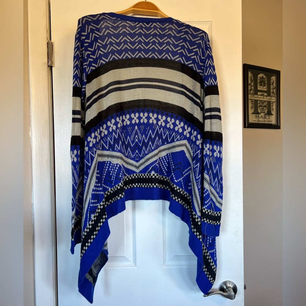 Sweater - Picture 2 of 5